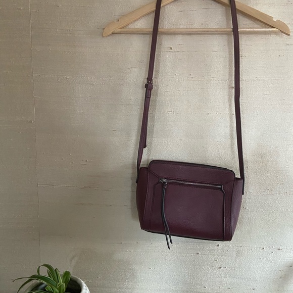 stradivarius Burgundy Crossbody - Picture 4 of 10